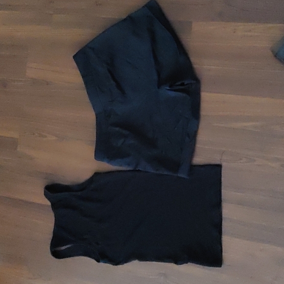 Guess Tank top and Jacob Shorts - Picture 8 of 11